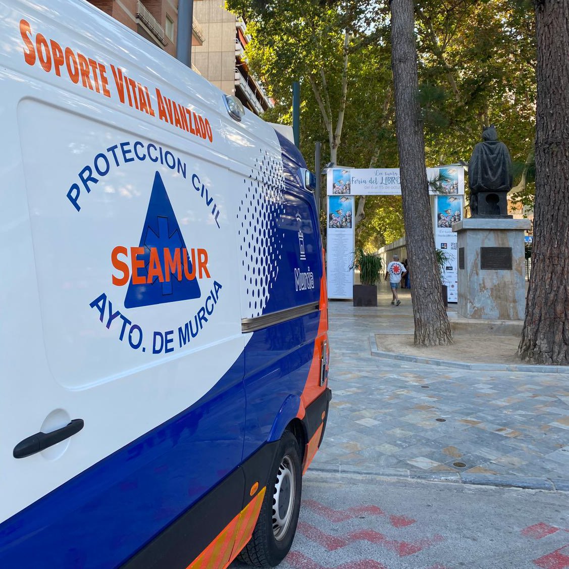 EmergenciasMur's tweet photo. 📚 Estos días #Murcia celebra su Feria del Libro.

Hasta el 15 de octubre podrás encontrar multitud de casetas, conferencias, talleres y actividades centradas en las letras a lo largo del Paseo de Alfonso X El Sabio 📕📙 https://t.co/Hf5adbumZU