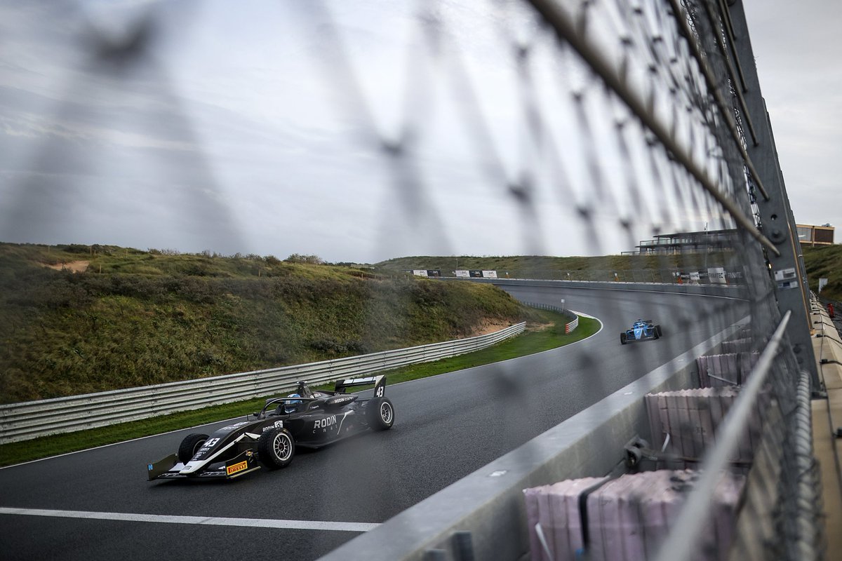 Costa Toparis tweet media