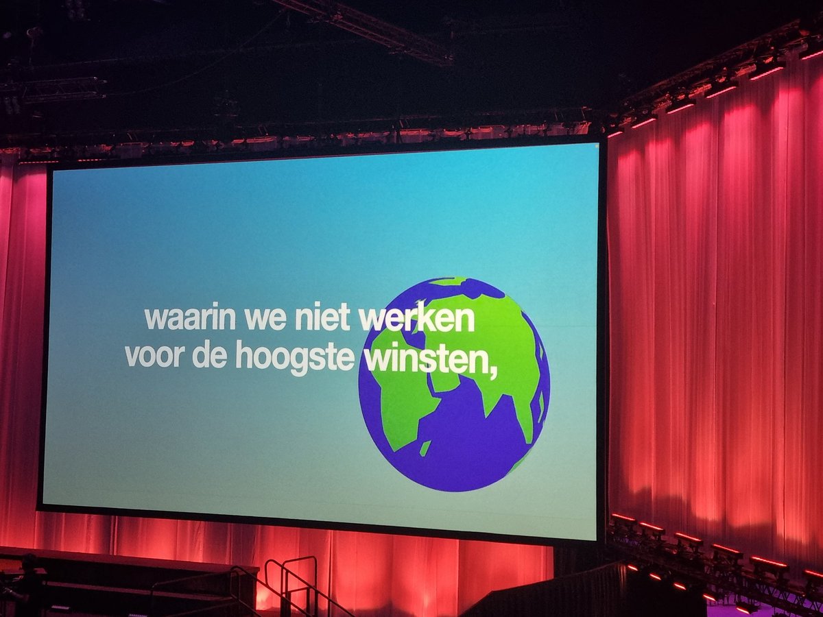 GerwiTemmink's tweet photo. Vandaag met velen - bijna 5000! - op #congresgroenlinkspvda in #Rotterdam. Met o.a. onze Zeeuwse kandidaat op nr. #22 @APijpelink. Sterk #verkiezingsprogramma. Mooi #campagnefilmpje! En natuurlijk ontmoetingen met tal van interessante mensen. #eerlijk #sociaal #duurzaam https://t.co/kNoimVBpYJ