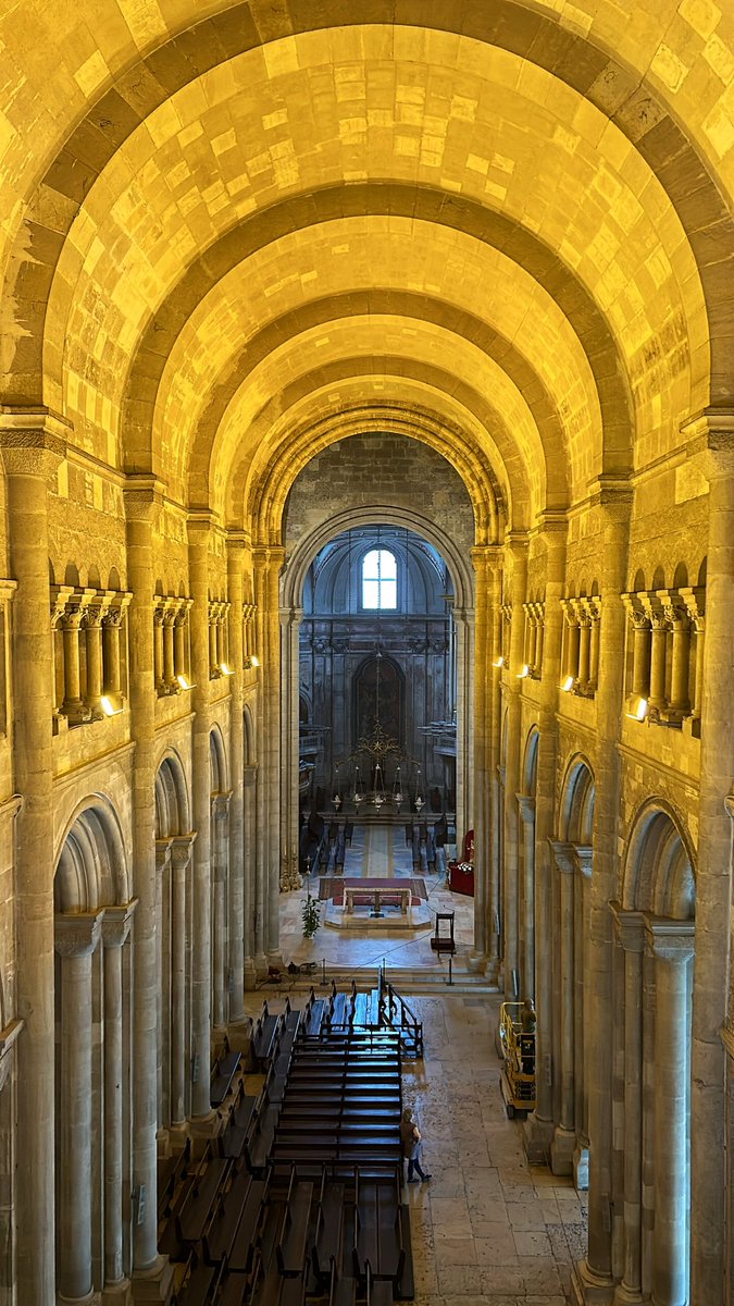 A visit to Sé de Lisboa, or Lisbon Cathedral, never disappoints - one of Portugal's oldest and most important cathedrals, dating back to the 12th century. Characterized by its Romanesque and Gothic architecture, it makes it a must-visit when in Lisbon.

#visitlisbon