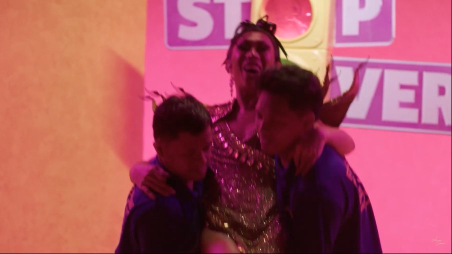 shidoni's tweet photo. TAWANG TAWA AKO SA ENDING NG #TheStopOver hahahaha!!! @marinaxsummers as the final pasalubong na iuuwi ni @PreciousPaulaN wahahaha!!!
Congrats Marina, @frannyye, Provill and Greenroom sa super successful first season of The Stop Over! It’s so well-done & so entertaining talaga! https://t.co/QEkN1ZDdbW