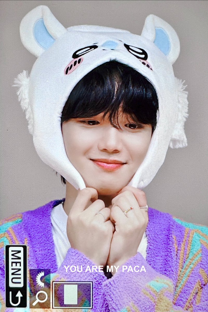 YOUAREMYPACA's tweet photo. 231014 제이제이뮤즈 팬싸

영민아 진짜 원래 이렇게 이쁘게 생긴거야☁️☁️

#임영민 #LIMYOUNGMIN @LYM_offcl https://t.co/0hq8hjYMP8