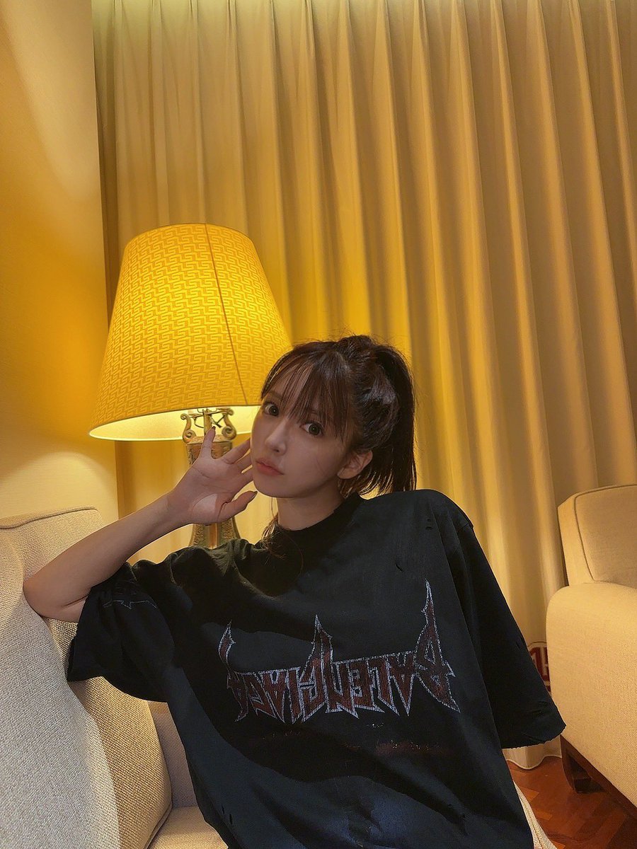 yua_mikami's tweet photo. 👱🏻‍♀️🖤🥟 https://t.co/d4YiSBuJFb