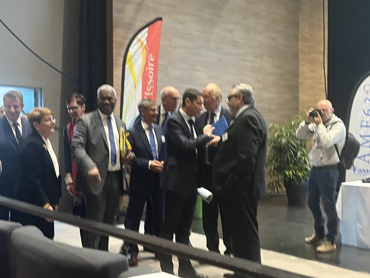 EBrussat's tweet photo. A @VilleIssoire ce matin AG @AMF_63 en présence de notre #President @davidlisnard @l_amf 🛑 à l’empilement des Normes, 🛑 à la ↘️ de la DGF! Soyons nombreux au #CongresdesMaires à Paris pour faire entendre notre voix https://t.co/Zh3DYJLufF