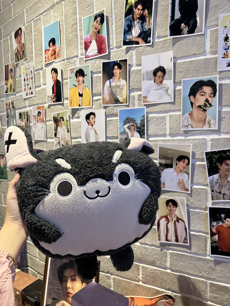 coffxlvrs's tweet photo. Holy Chinzilla with October’s princes #PrinceOfOctober https://t.co/2XlziJIwDD