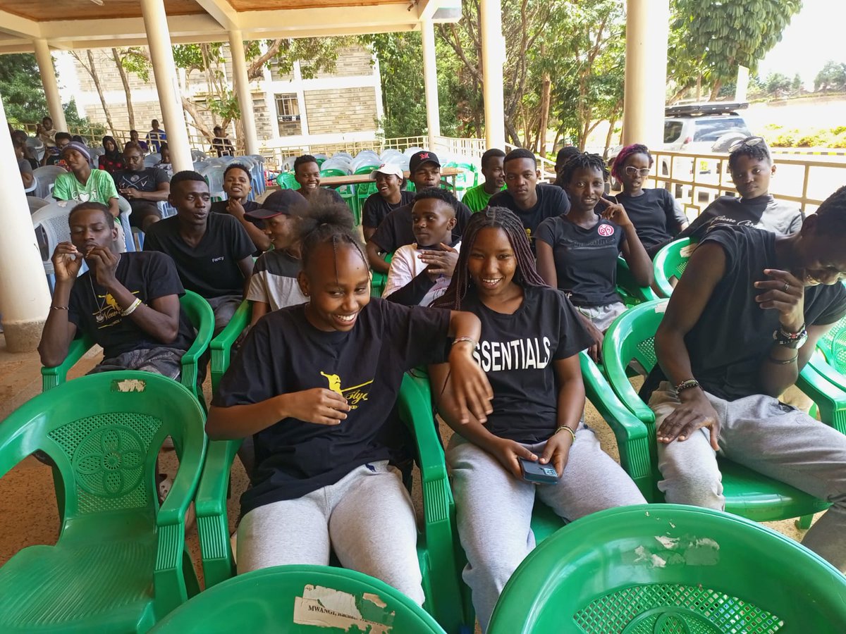 Bazubazuu's tweet photo. Chuka university entertainment team
#TubongeNaComrades
#straighttalks
#sasanisisi
#menendfgm https://t.co/fS7fXytaeM