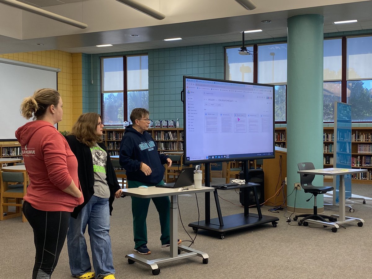 SummerDail's tweet image. These Seahawks did an amazing job presenting what they’ve learned during their learning cycle. Teachers presented on AI tools and Blended learning strategies! I am so proud of the work that the staff at SHS is doing. Keep soaring Seahawks! #SeahawkNation
