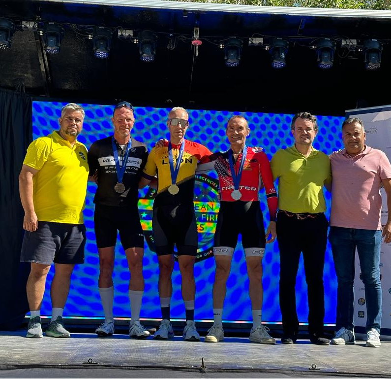 policia's tweet photo. El nivel de nuestros compañeros de @policia ha sido muy alto en los #JuegosEuropeosdePolicíasyBomberos 💪

En este caso queremos dar la enhorabuena a los 4👮‍♂️ de #León Javier, Héctor, Ángel e Isaac por sus 19 medallas conseguidas entre todos👏

#SomosDeporte
#SomosTuPolicía https://t.co/uIj9OOoG3r