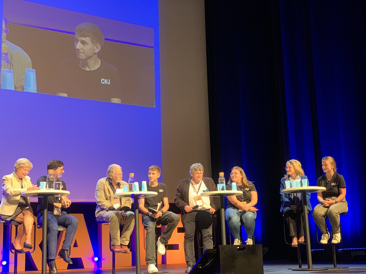 La 🧭 des valeurs de <a href="/FamillesRurales/">Familles Rurales</a> ! Belle table ronde et échanges entre le  « canal historique » et les jeunes engagés 😄👍
➡️Entraide et solidarité 
➡️Durabilité 
➡️Initiative et responsabilité 
➡️Coopération 
➡️Émancipation 
➡️Échange et convivialité 
➡️inclusion