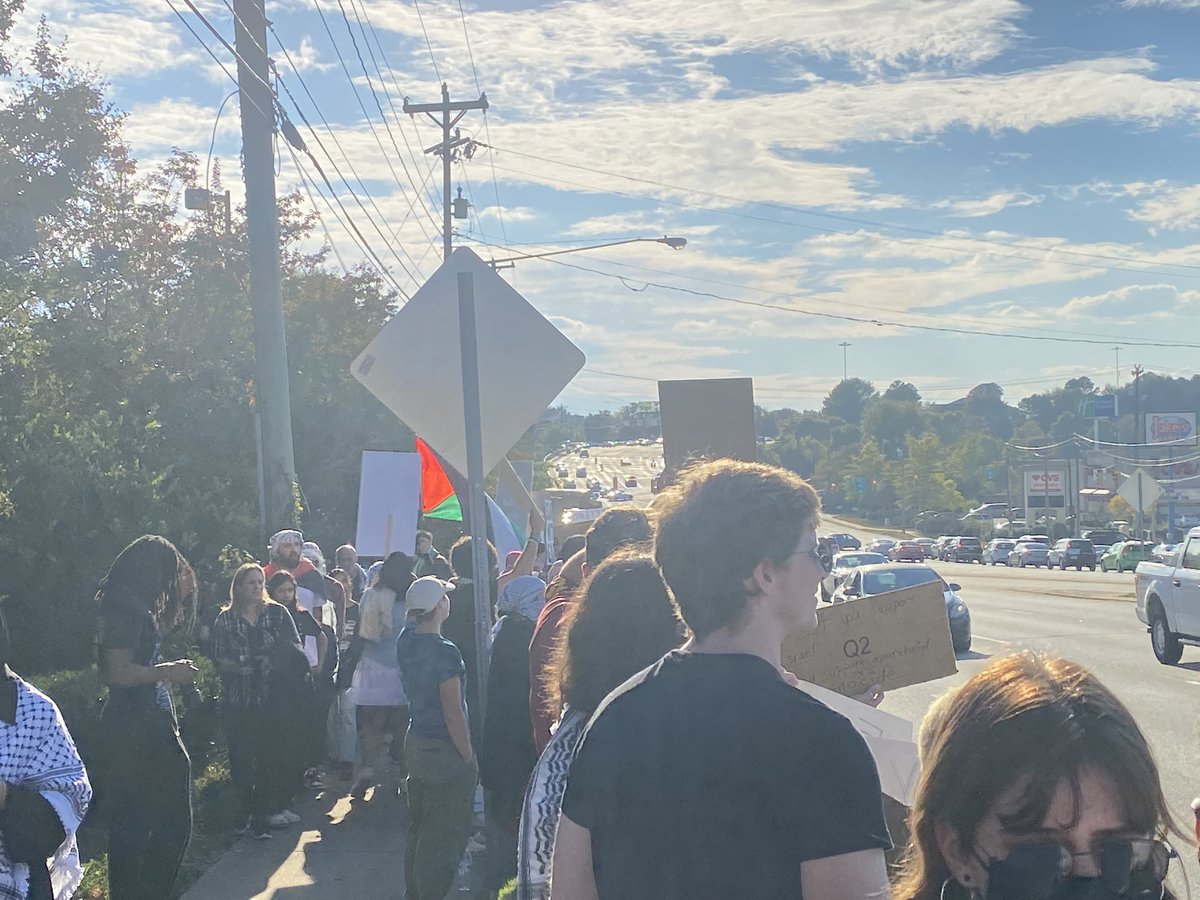CpusaTriangle's tweet photo. Tons of folks came out and joined Muslims for a Better Carolina in the free Palestine rally in GSO! https://t.co/WfeDr5A0OF