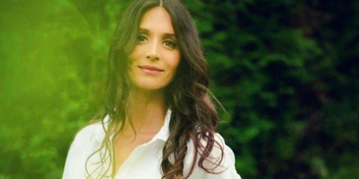 Exclu. 15 ans après "Allo le monde", la chanteuse Pauline revient sur son succès et la diffusion récurrente de son tube dans N'oubliez pas les paroles bit.ly/3PRQxtH