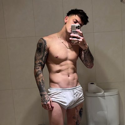 ChicoPolla_23's tweet photo. #NuevaFotoDePerfil https://t.co/W4vEGYdnOG
