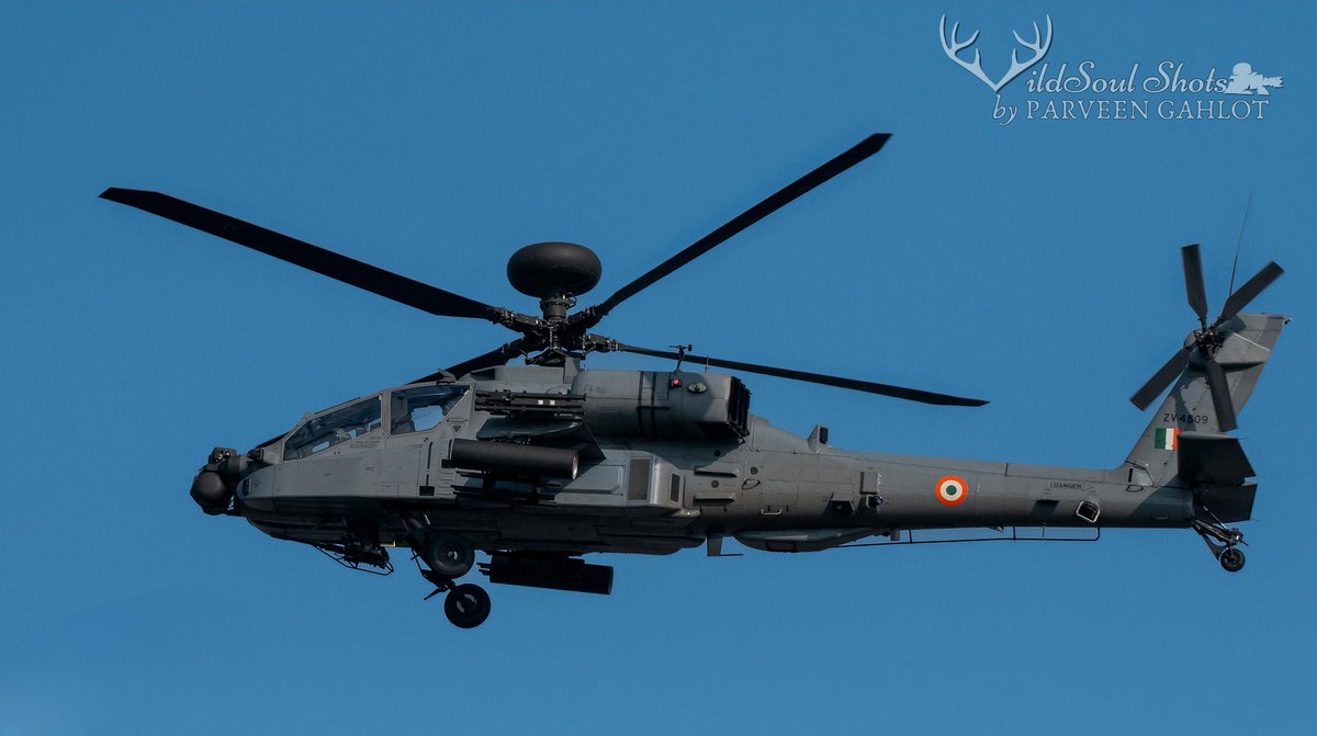 #Apache #helicopter #flying during 91 #IndianAirForceDay at #Prayagraj #sangam 

#IndianAirForce #IndianArmy #aviation #aviationdaily #Pilot #AirForceDay #aviationlovers #helicopters #pilotlife #IAF #skylovers #Fighters #Aircraft #aeroplanes #birdsofmetal #flying #helicopterlife