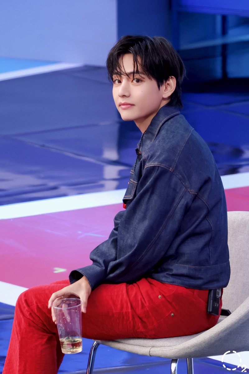 _oxygenO2's tweet image. 231014 태형 뷔크닉

#뷔크닉
#TaehyungFanMeeting
#태형 #뷔 #V #BTS #방탄소년단
@BTS_twt