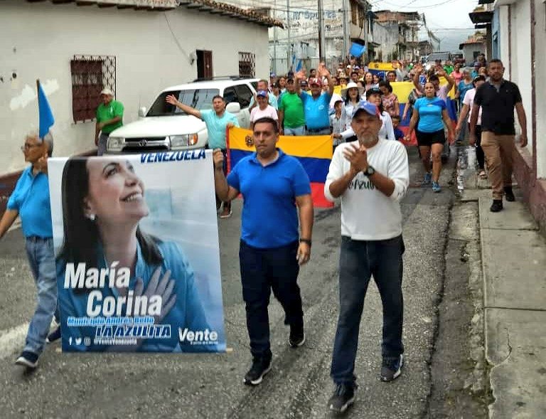 VenteMerida's tweet photo. En Andrés Bello vamos a elegir al nuevo liderazgo, este 22 de octubre.

A 08 días seguimos con y entre la gente. Nos organizamos contra la tiranía, contra el socialismo y por la libertad.

¡En La Azulita vamos arrasar y vamos a cobrar!

#HastaElFinal https://t.co/915xuqnwtC