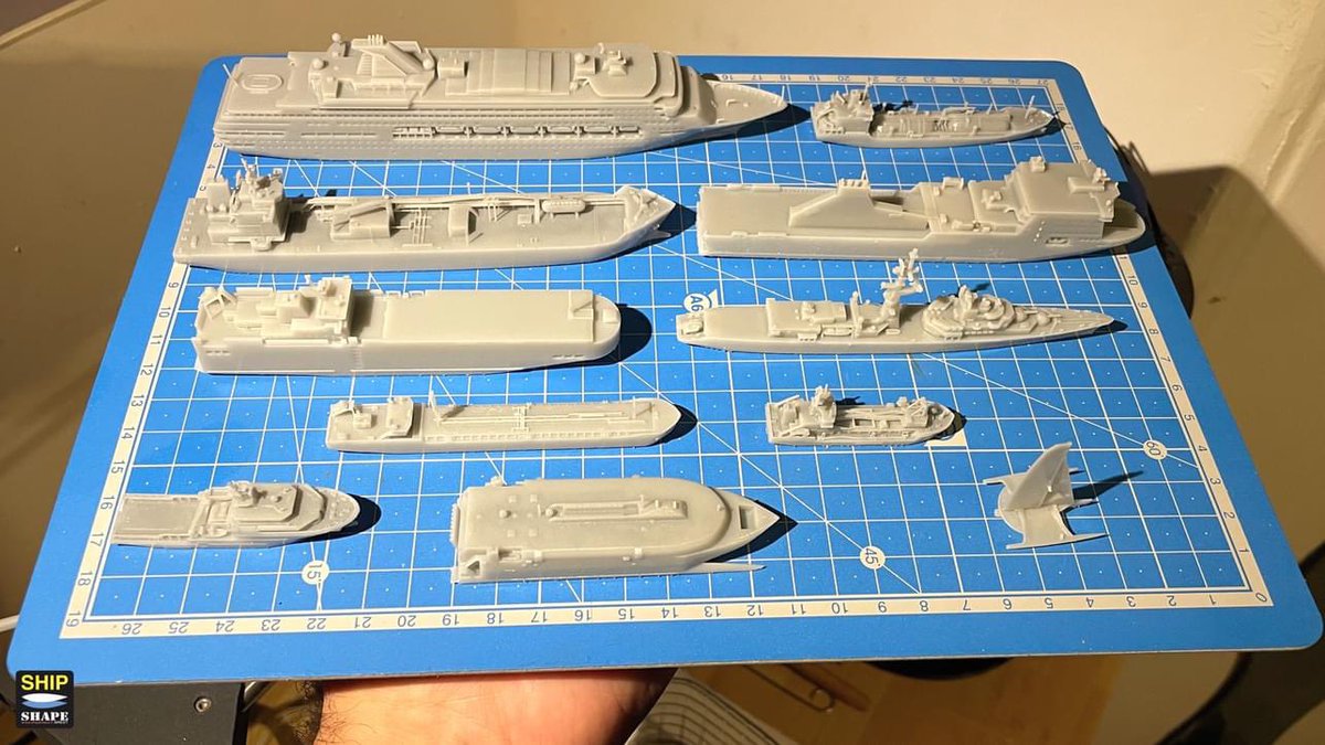 ShipShapeBrest's tweet photo. J-7 avant le salon du Modélisme du Relecq-Kerhuon ! Nous serons présents pour vous présenter des nouveautés aux échelles 1/1250e, 1/400e et 1/700e. #modelisme #lerelecqkerhuon @CoteBrest https://t.co/BSHbbAqJY6