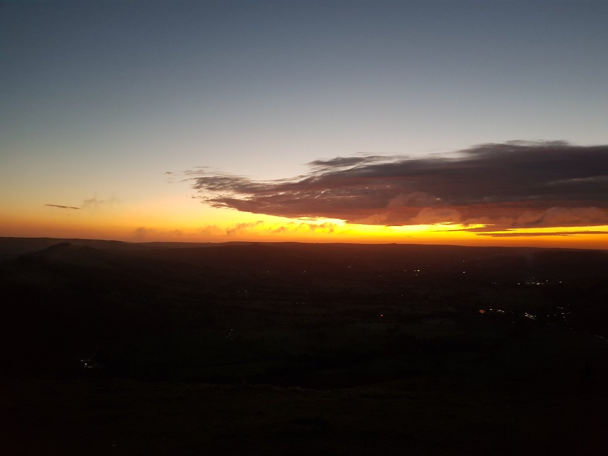 MissTaylorHSC's tweet photo. 4am alarm to watch the sunrise! https://t.co/kzDJycjxua