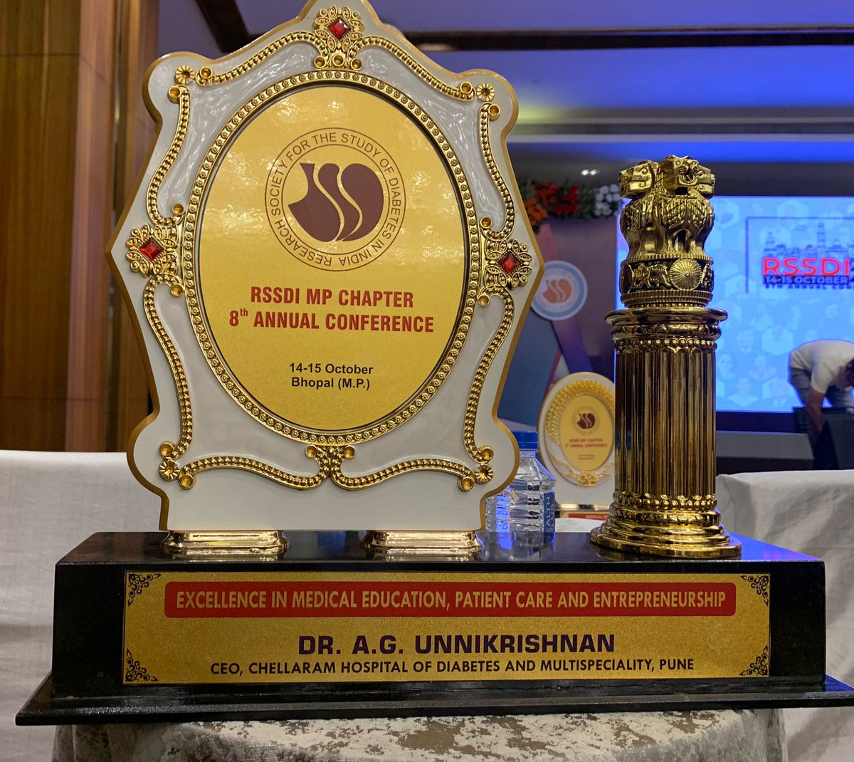 SummitCdi's tweet photo. Dr. Unnikrishnan AG, CEO & Chief Endocrinologist at the #ChellaramDiabetesInstitute, received the prestigious award for education, #patientcare & entrepreneurship in #Diabetes from Shri. Mangubhai Patel, Hon.#GovernorofMP at RSSDI State Annual Conference.@Unnikri @Rssdi_official https://t.co/CndXbzYJfh