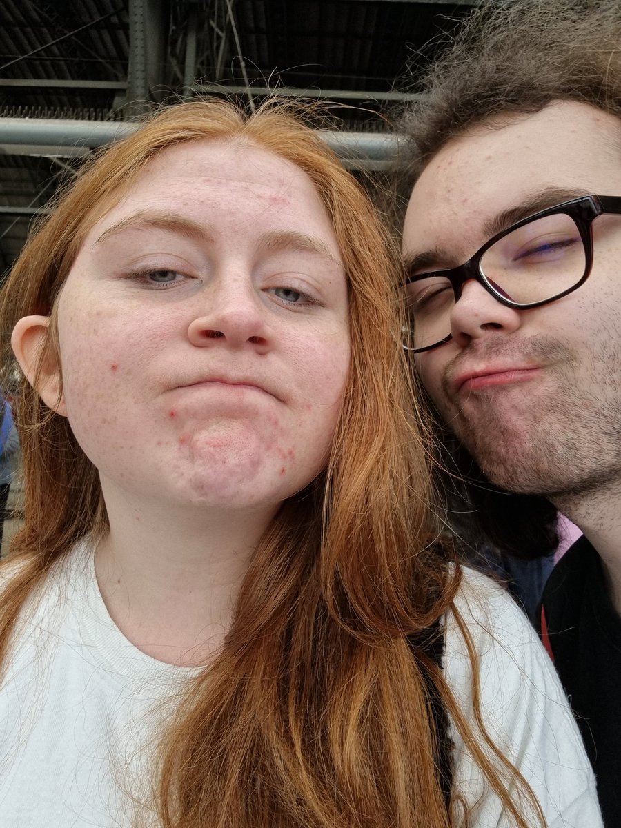 Matakuwu's tweet image. Auf dem Weg zur #PolarisCon in Hamburg wieder &gt;:3
Wir sind voraussichtlich gegen 15 Uhr da!