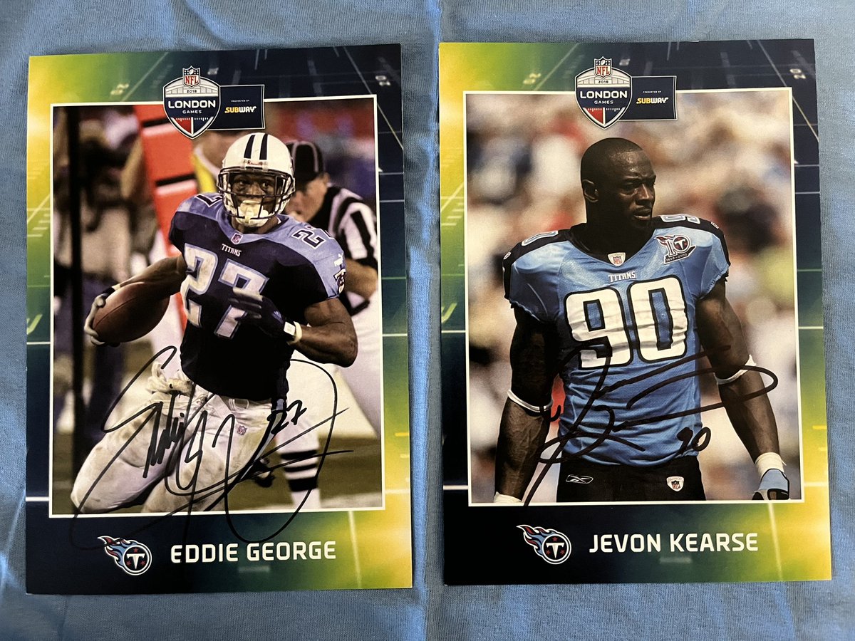 #Titans Double #SIGNED #NFLGIVEAWAY For a chance 2 #win this #prize You MUST b following <a href="/clairedabear85/">Claire Da Bear</a> &amp; RT &amp; like this link. The #Giveaway will run till 20/10 &amp; is open 2 NFL fans globally #NFLTwitter  #NFL there will b runners up #SWAG too #NFLLondonGames #BALvsTEN