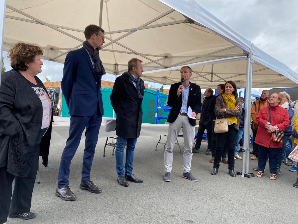 Pauline_Brunon's tweet photo. La Balade Urbaine @AmiensMetropole s’est conclue au Technicentre @TERHDF d’Amiens.
L’occasion pour @BrigitteFoure @steph_descombes et les 200 visiteurs ce matin de découvrir la maintenance des TER @SNCFVoyageurs et le nouveau train Omnéo @hautsdefrance https://t.co/5mZmM02u52