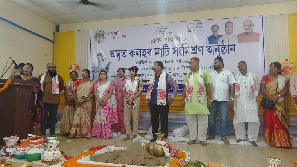 mriganka_dr's tweet photo. Final phase of #amritkalashyatra at Block level.. today at #tihu LAC, at #kaithalkuchi (Madhupur block office) &amp; at #chamata (Pachim Nalbari block office) with HMFE @cmpatowary da .. #meremittimeradesh .. @BJP4Nlb @BJP4India @BJP4Assam https://t.co/AJv81uoB5E