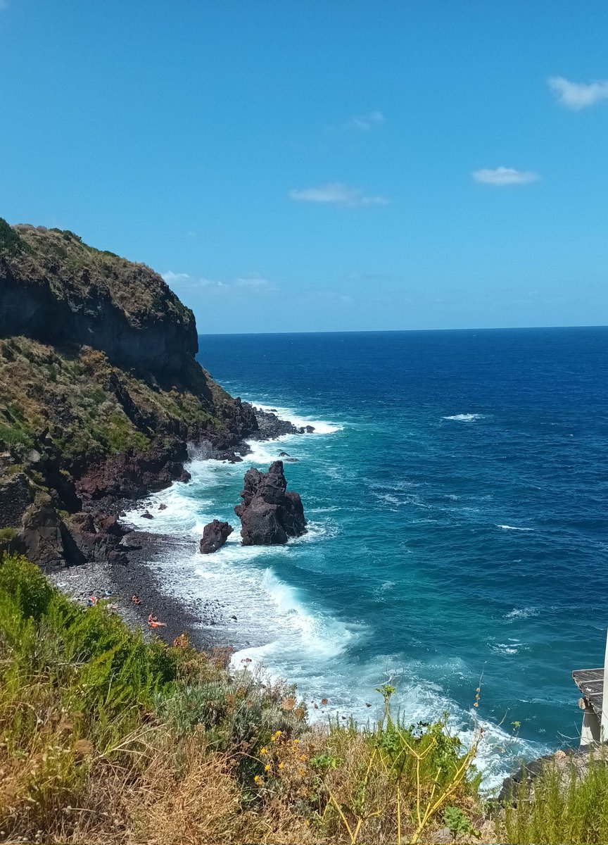 Moonlig38462843's tweet photo. "The boisterous sea of liberty is never without a wave..."🌊

#island #eolie #eolieislands
#isoleeolie #sicily #salina #salinaisland #sicily #sicilia #sicily🇮🇹 #Italy #waves #sea #beach #sky #streetphotography #photooftheday #photocolor #photo #shot #photography #photoshoot https://t.co/TYxeX2PUEC