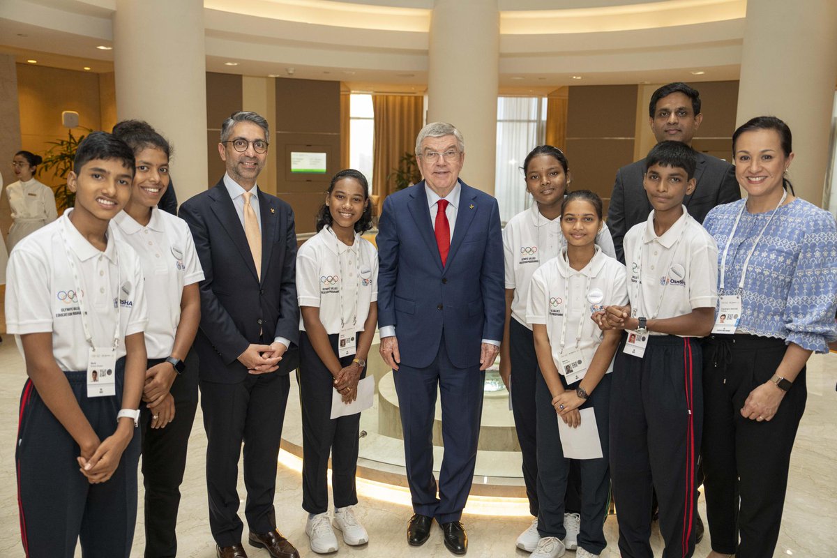 The IOC President met children from government schools of the Indian state of Odisha, who have benefitted from the Olympic Values Education Programme (OVEP) run by @abfoundationind & @sports_odisha. The kids spoke of how OVEP has changed their perspective and changed their lives.