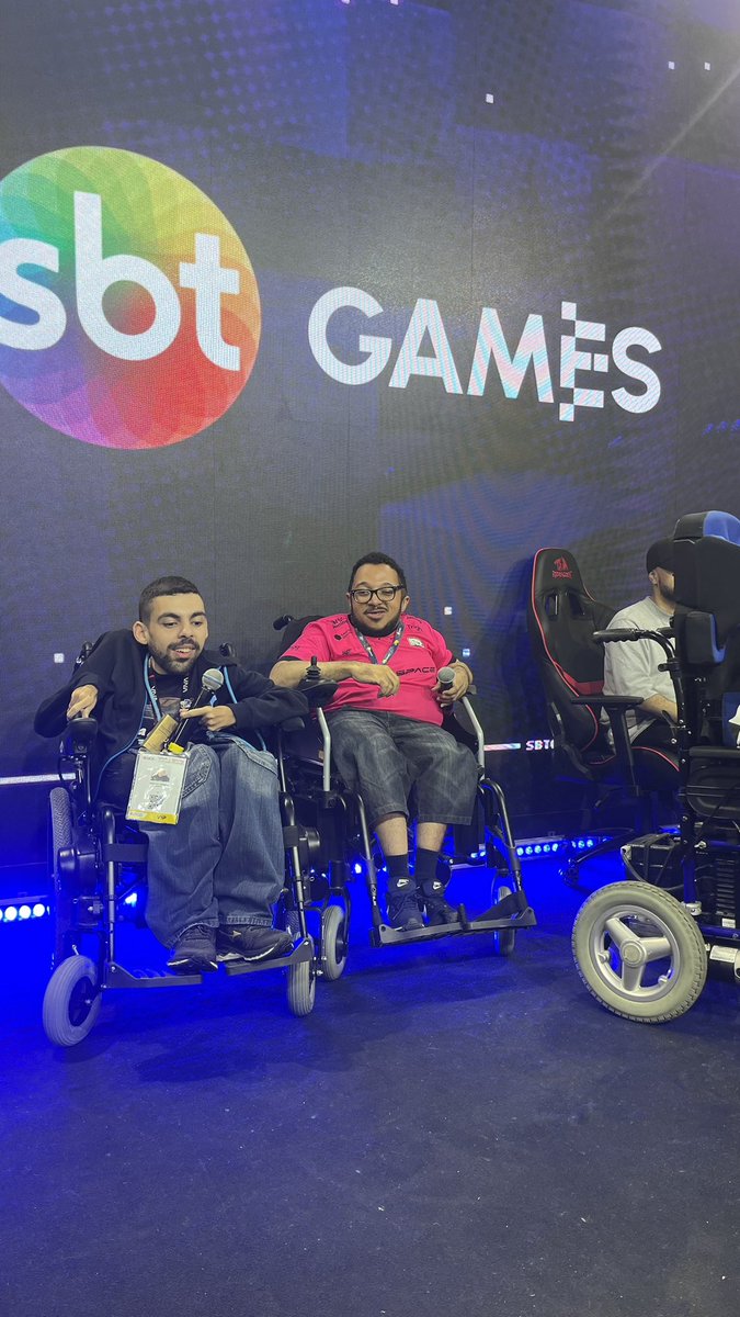 dizeritus's tweet image. Bom dia uma fotinha do que como foi o meu segundo dia de bgs!  Logo menos vai ter muitos vídeos de como foi esse evento brabo! 

Hoje vai ser meu 3 e último dia de evento mas. O que esse evento me proporcionou não tá escrito!