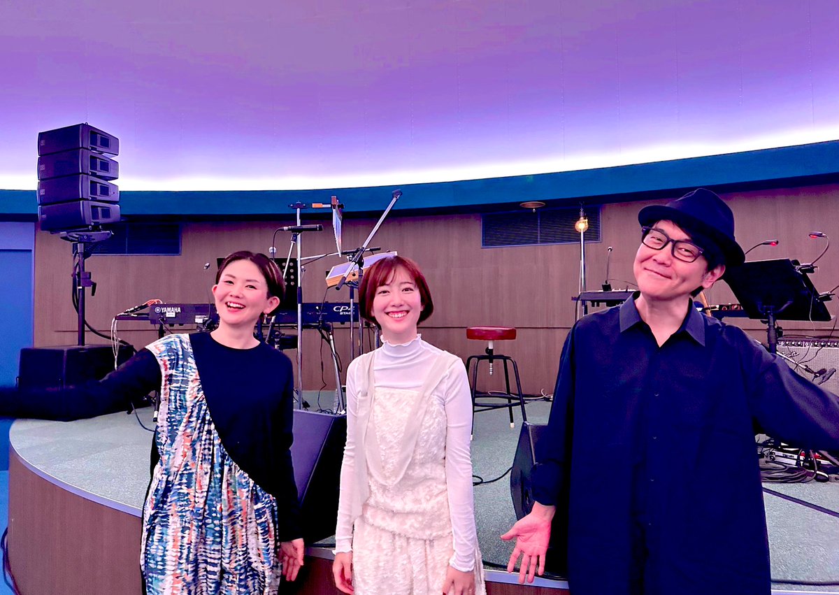 moumoon726YUKA's tweet photo. LIVE in the DARK tour w/moumoon
バンドー神戸青少年科学館にて
ejiさんsammyさんと柾くんの音と✨ たのしいかった😽！！！雨の中、お越しくださったみなさま、お楽しみ頂けたでしょうか、、！！
どうもありがとうございました！！
また神戸へ戻ってくるね。 https://t.co/iXjb9X0qg8