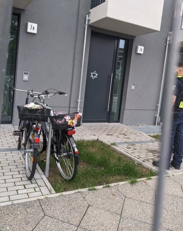 In Berlin, Jewish homes are being marked by pro-Hamas Jew haters. 

IN GERMANY, 2023