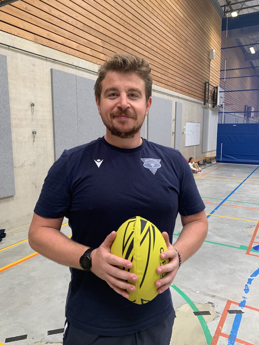 LfjmPrimaire's tweet photo. |#Cycle @France2023|-les élèves de CM2 du @LfjmPrimaire ont l’occasion de vivre un cycle découverte du rugby avec @De_Rosa_Etienne #ASUB l’occasion de faire découvrir ce sport, de partager ses #Valeurs et de parler de @FranceRugby et de @Thibaud_Flament ancien du LFJM -@aefeinfo https://t.co/zCnsy5TcTv