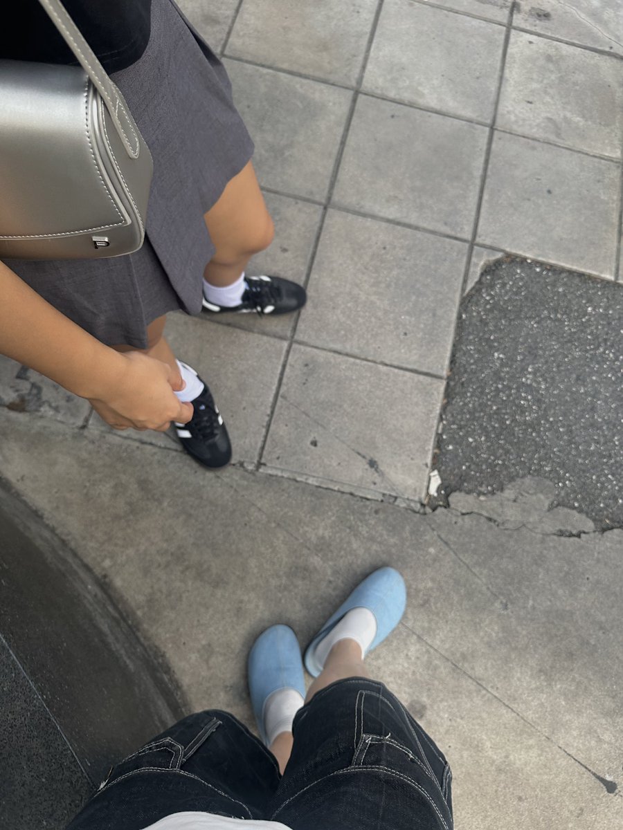 เธเธทเนเธก tweet media
