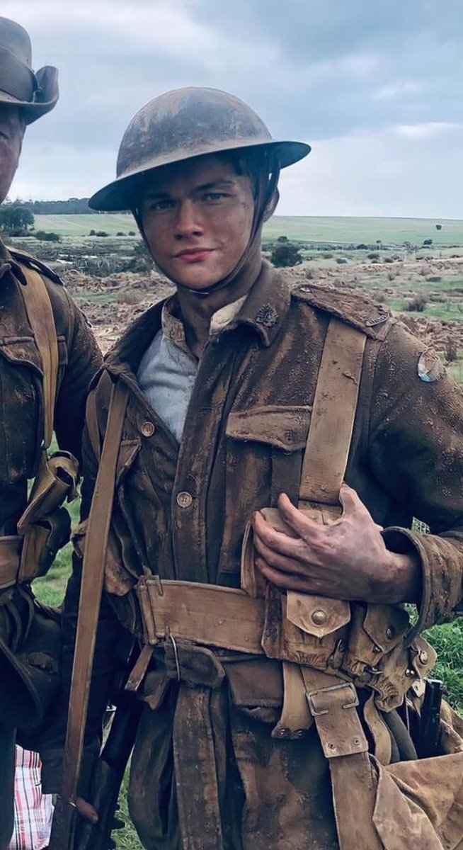levimiller.update tweet media