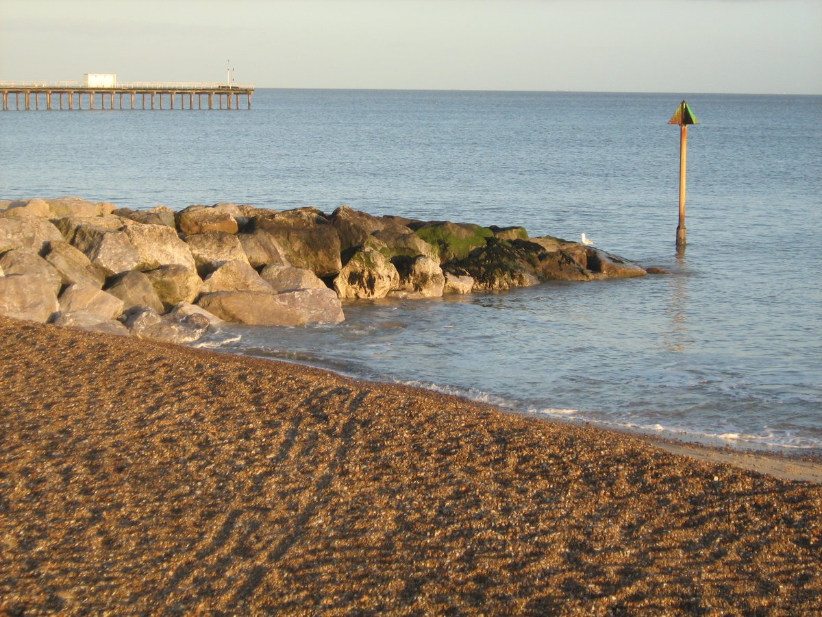 jonnyald's tweet photo. down at Felixstowe beach #calmseas #warmsun #seametal #art #projects #Etsy #shop #lifesgreat #suffolk #coast https://t.co/lEkldlmDws