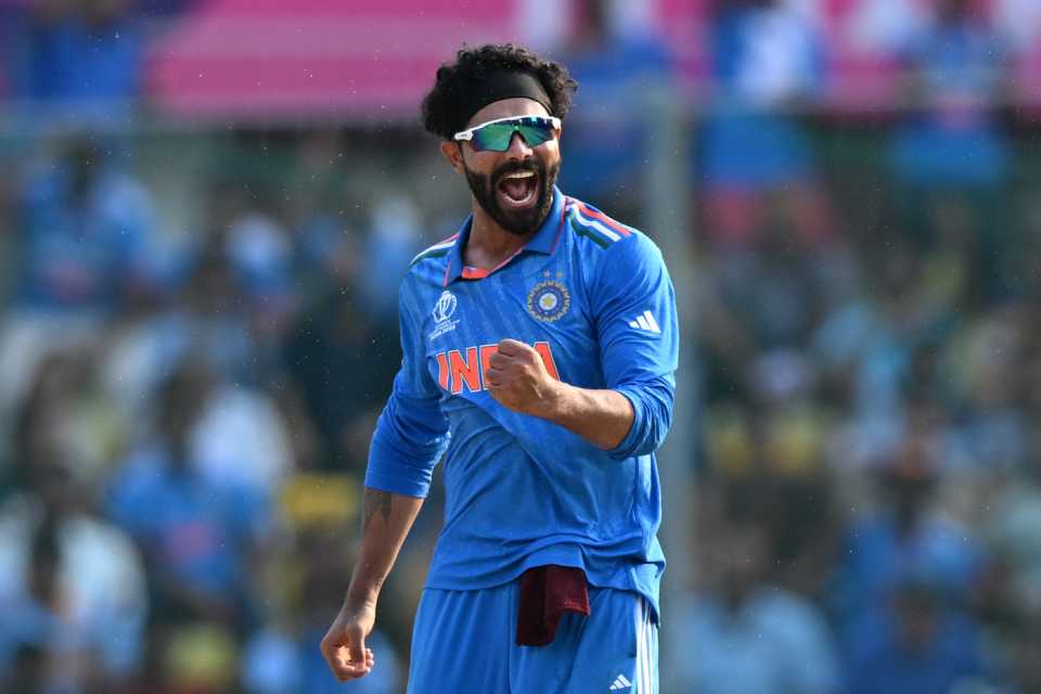siya_edits's tweet photo. Last wicket goes to jadeja 👍👍 
192 is the target 🎯 
#IndiaVsPakistan #INDvsPAK https://t.co/N4SOWv7lW4