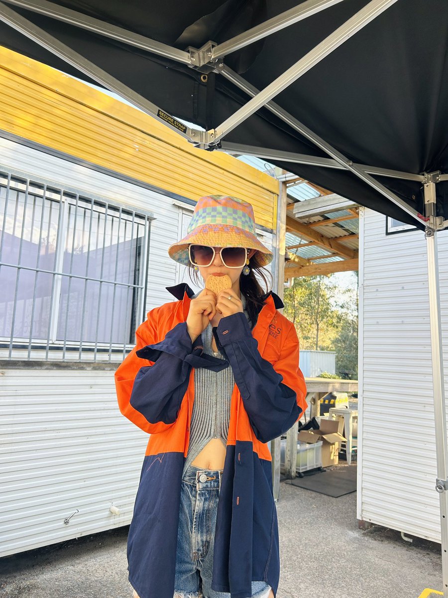 NewJeans_twt's tweet photo. 🩵🌱😎🌊 -Sunnies Series (Version 2:) Happy days by the seaside!! ㅎㅎㅎ

#NewJeans #뉴진스 #DANIELLE #다니엘  #DaniTravels https://t.co/l1D1qX27T5