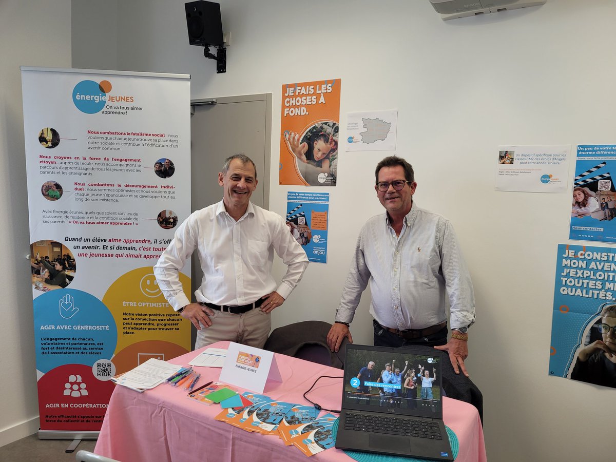 Venez rejoindre les équipes <a href="/energie_jeunes/">Energie Jeunes</a> présentes aujourd'hui au forum du bénévolat <a href="/Angers/">Ville d'Angers</a> pour nous aider à lutter contre le décrochage scolaire.
Avec <a href="/energie_jeunes/">Energie Jeunes</a> on va tous aimer apprendre!
<a href="/Maine_et_Loire/">Département Maine-et-Loire</a>