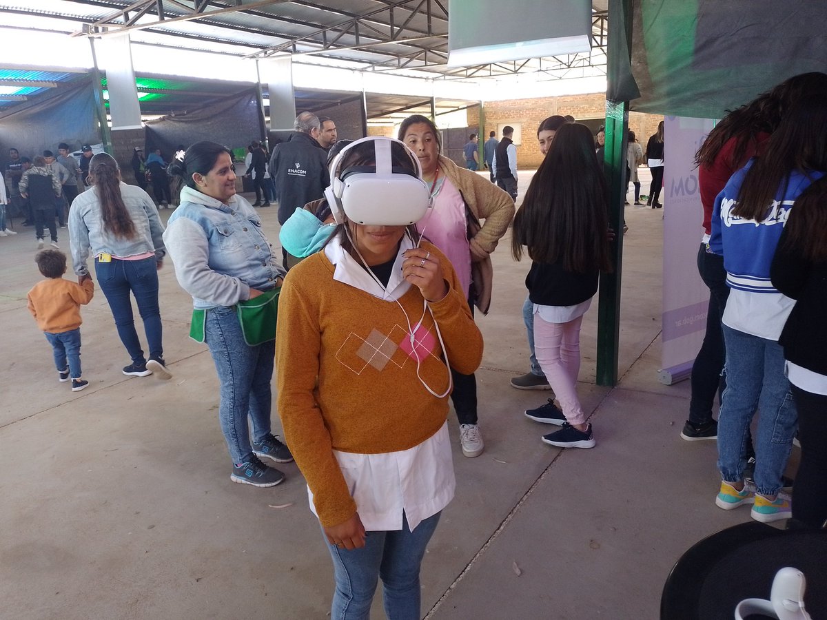 MTransporteycom's tweet photo. GRACIAS, GRACIAS, GRACIAS a todas y todos los que hicieron de la primera edición de la #EXPONOVA en El Totoral una jornada a pura tecnología, innovación, aprendizaje, telecomunicaciones, entretenimiento y música! 👏🙌 https://t.co/tvdHhzyJqn