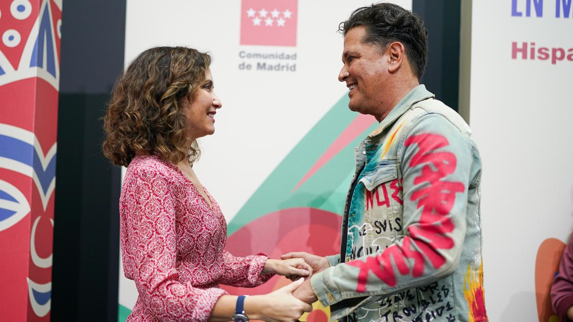 Ayuso ha entregado una paguita de 847.000 euros de dinero público a Carlos Vives por su concierto por la Hispanidad. El cantante ha dicho en El Mundo: "Valoro el corazón que tiene Ayuso, su capacidad de trabajo e inteligencia. Es una mujer preciosa y hermosa". Prebendas.