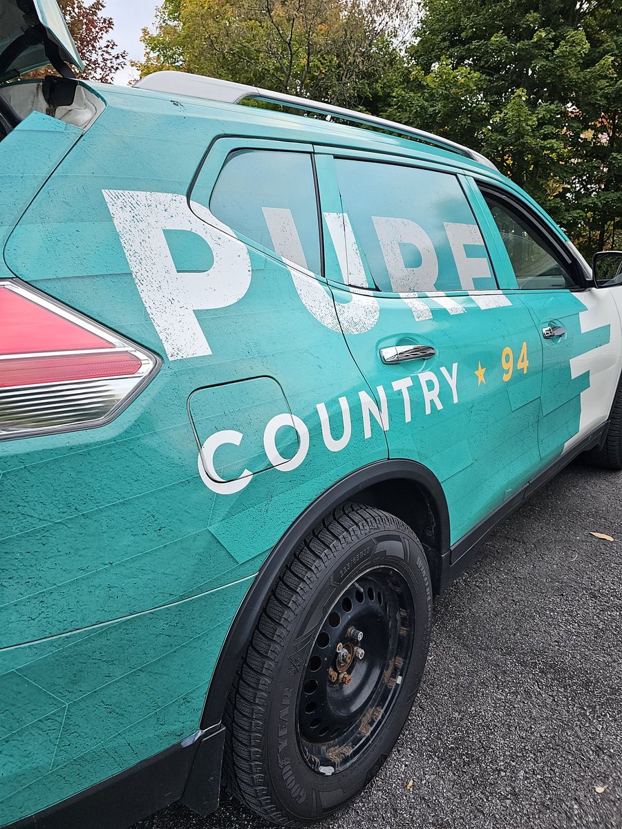 9RunRun's tweet image. Thank you to @PureCountry94 for providing the start and finish line tunes today! #9runrun