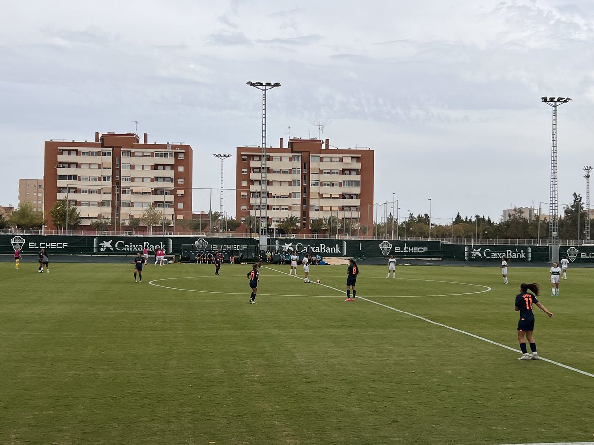 CSportFem (@csportfem_) on Twitter photo Presenciando el <a href="/ElcheCFF/">Elche CFF 🌴</a> vs <a href="/VCF_Femenino/">Valencia CF Femenino #ADNVCF</a> B.
⌚️Comienza la segunda mitad 1-0 para las locales. Presenciando el <a href="/ElcheCFF/">Elche CFF 🌴</a> vs <a href="/VCF_Femenino/">Valencia CF Femenino #ADNVCF</a> B.
⌚️Comienza la segunda mitad 1-0 para las locales.