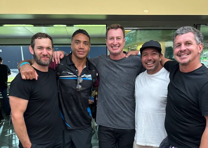 Les anciens joueurs Dragons ont envoyé un message de soutien au club ce matin 🐲