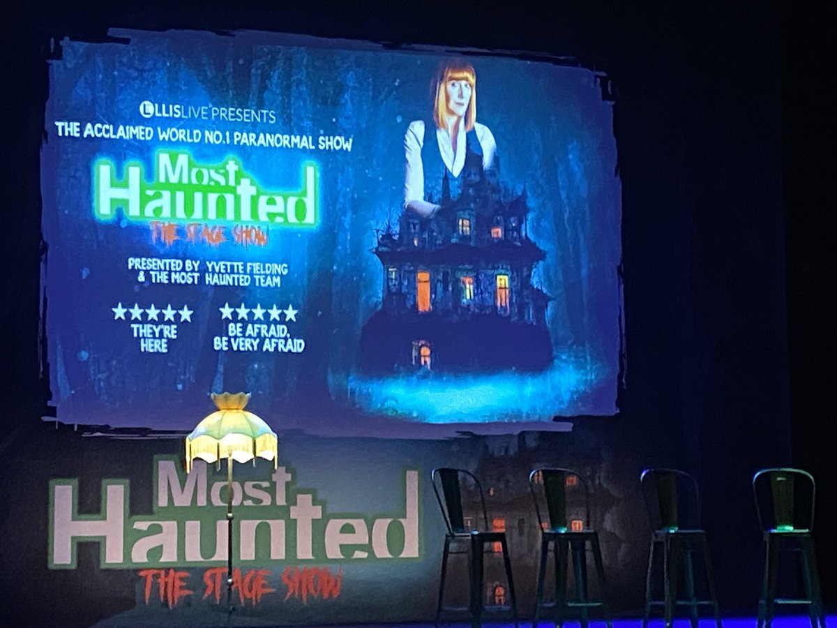 Shazzi39's tweet photo. A fun , entertaining and very interesting evening in Southampton on Thursday evening. Thank you to all the team for a great show. @Yfielding @realkarlbeattie @RadioGlen and Stuart. https://t.co/X2cilBTZ05