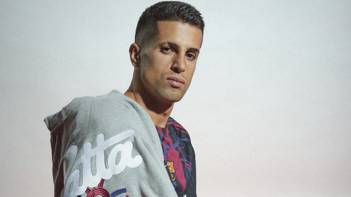 FCBarcelona's tweet photo. This collection is... 🔥

🫀 @Patta_NL / @Nike https://t.co/4T6qz1MOTA