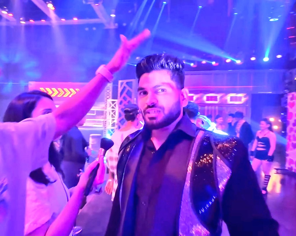 kalamwalainsaan's tweet photo. Before you watch #KKK13 finale tonight, here's a fun Behind The Scene vlog by Shiv!!!

Our raw Shiva is back with the first vlog on his new channel. 

Catch up these cute moments and drop comments!

https://t.co/4kTqhxMTxd 

#ShivThakare 
#KhatronKeKhiladi13 https://t.co/OR1vCUZ255