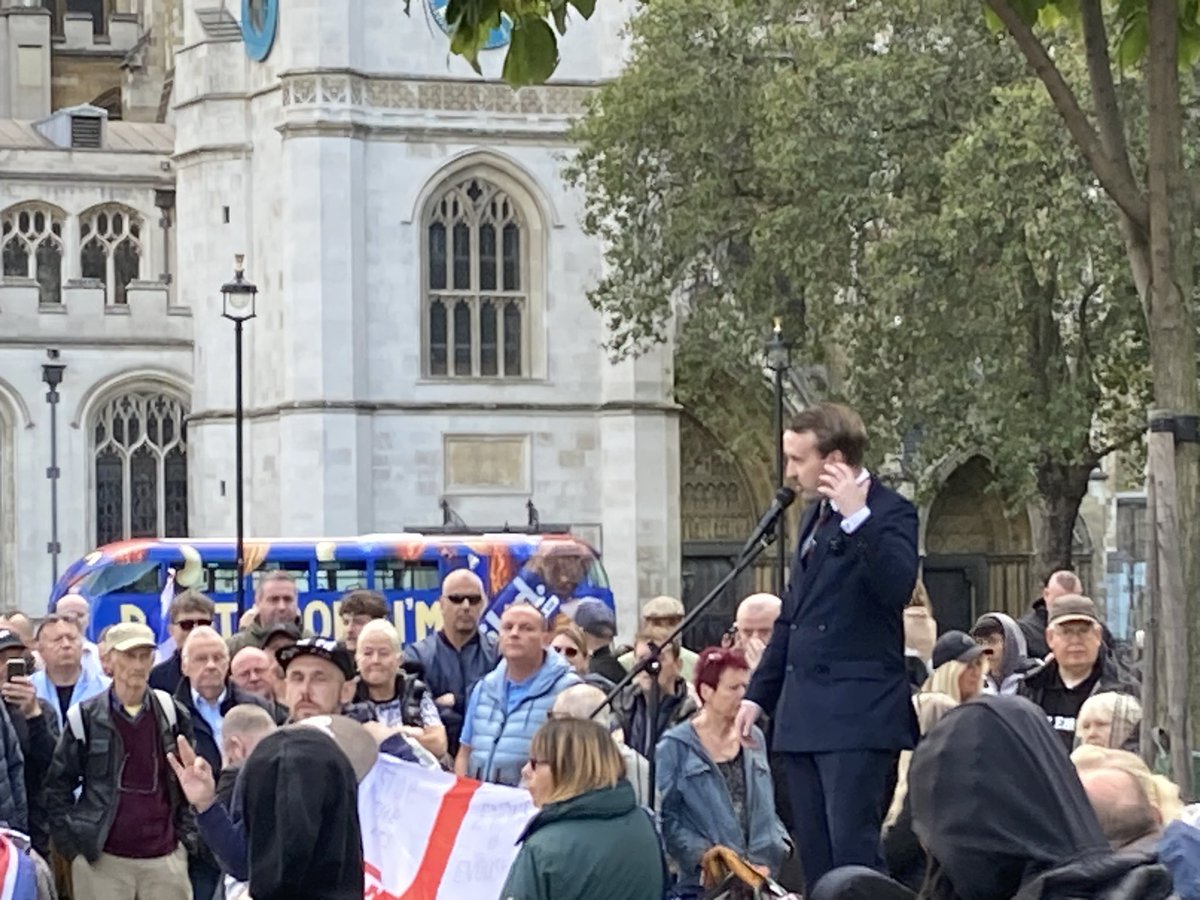 Handful of Far Right thugs &amp; hangers on around pound shop Hitler look alike Alek Yerbury in Parliament Sq today - another sad failure for the would be Fuhrer &amp; his sad band #NeverAgain
