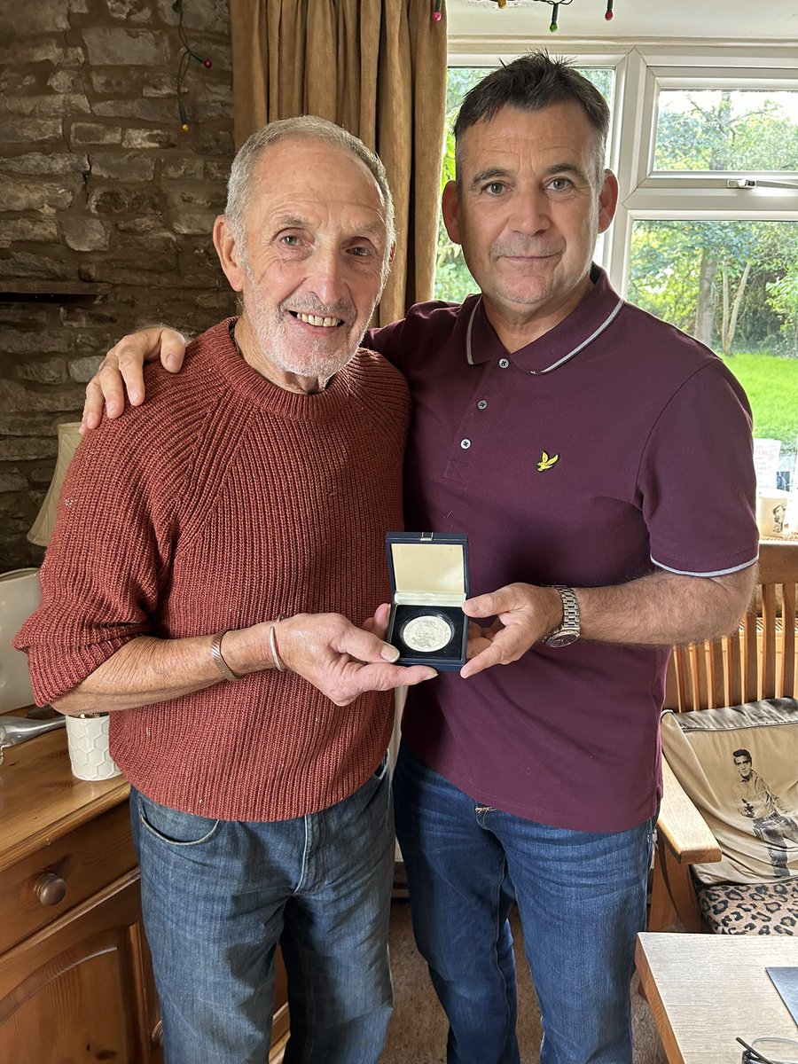 NeilPalmerbooks's tweet photo. In 1975/76 Geoff Merrick was voted into the PFA Div 2 team of the season . Over time Geoff lost his medal recognising this . Thanks to @PFA  and Louise Pearson for helping me get Geoff a replacement medal after all these years 🙏❤️ Legend https://t.co/UjKKp3Y8DS