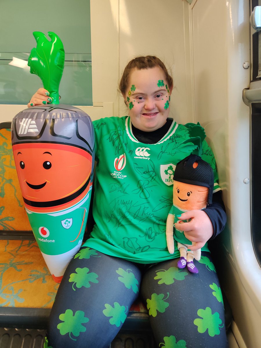 And we're off again to stade de france 💚💚💚