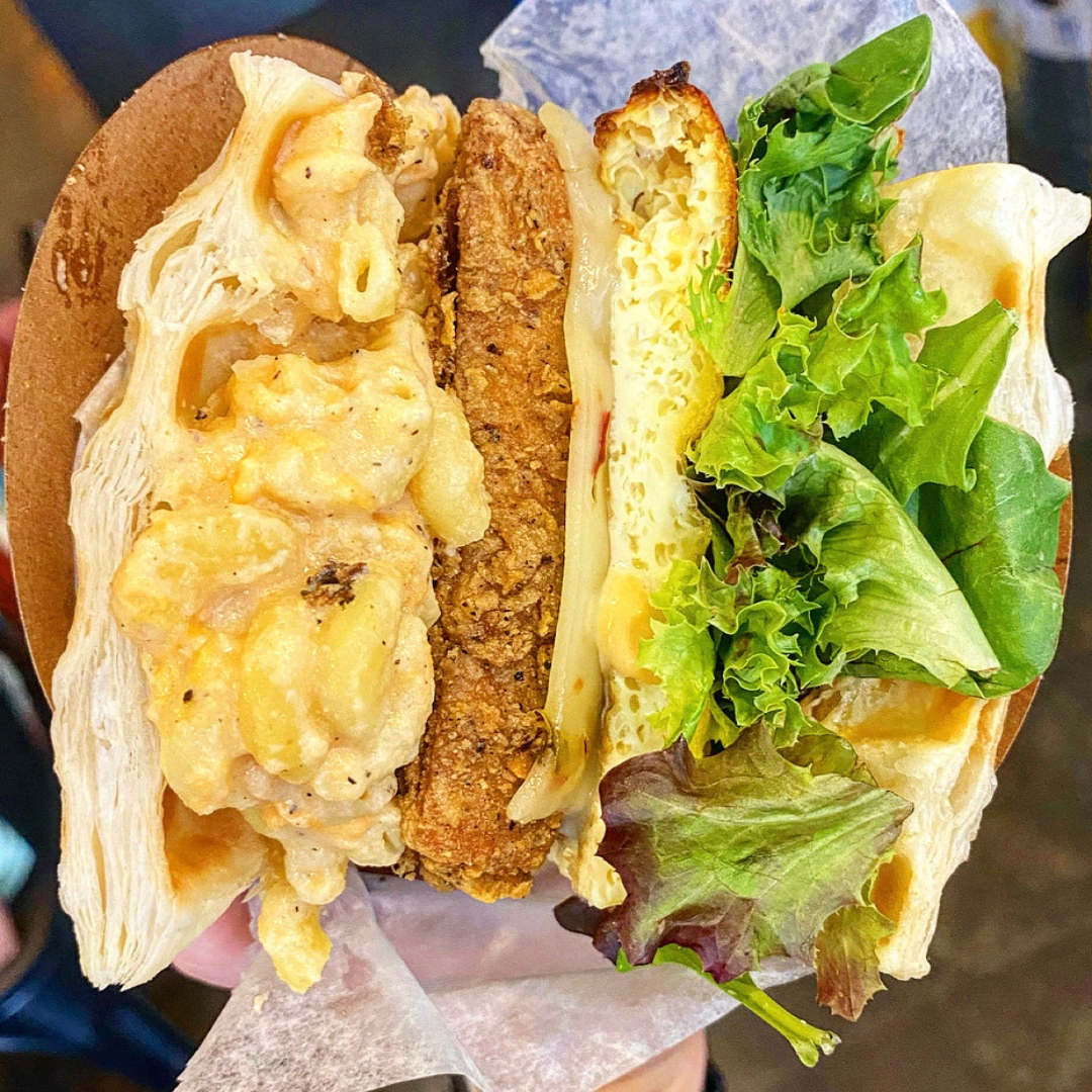 IRONCVILLE's tweet photo. Southern Delight ☀️

Satisfy your cravings with this amazing paffle - Mac 'n' cheese, fried tofu, pepperjack cheese, egg, and mixed greens! https://t.co/cKNgom5LUT